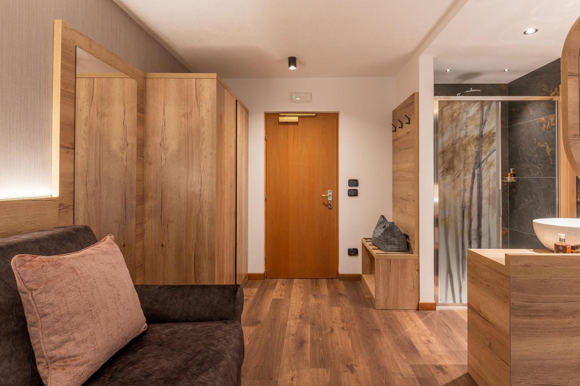Hotel Meida ปอซซาดิฟัซซา ภายนอก รูปภาพ