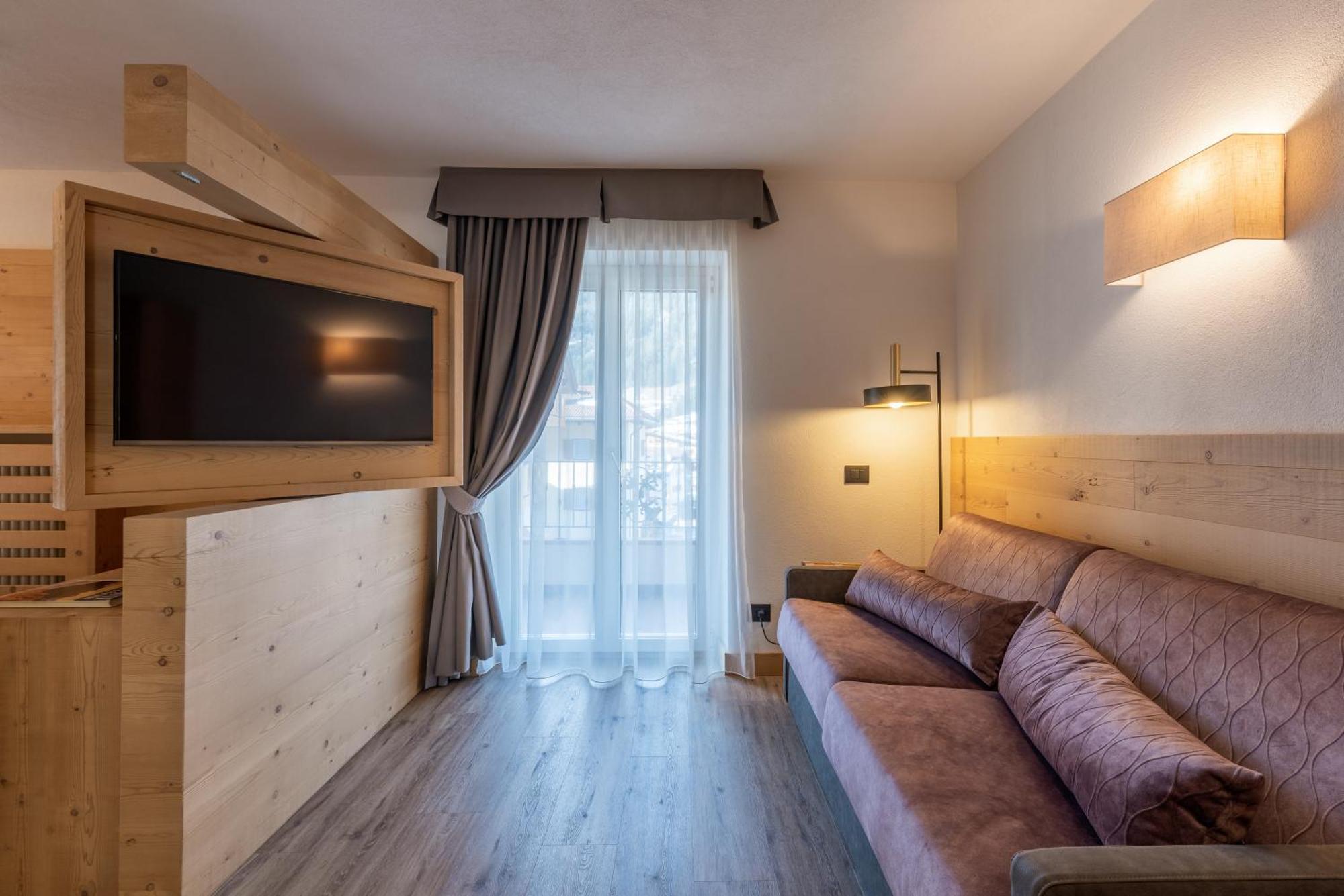 Hotel Meida ปอซซาดิฟัซซา ภายนอก รูปภาพ