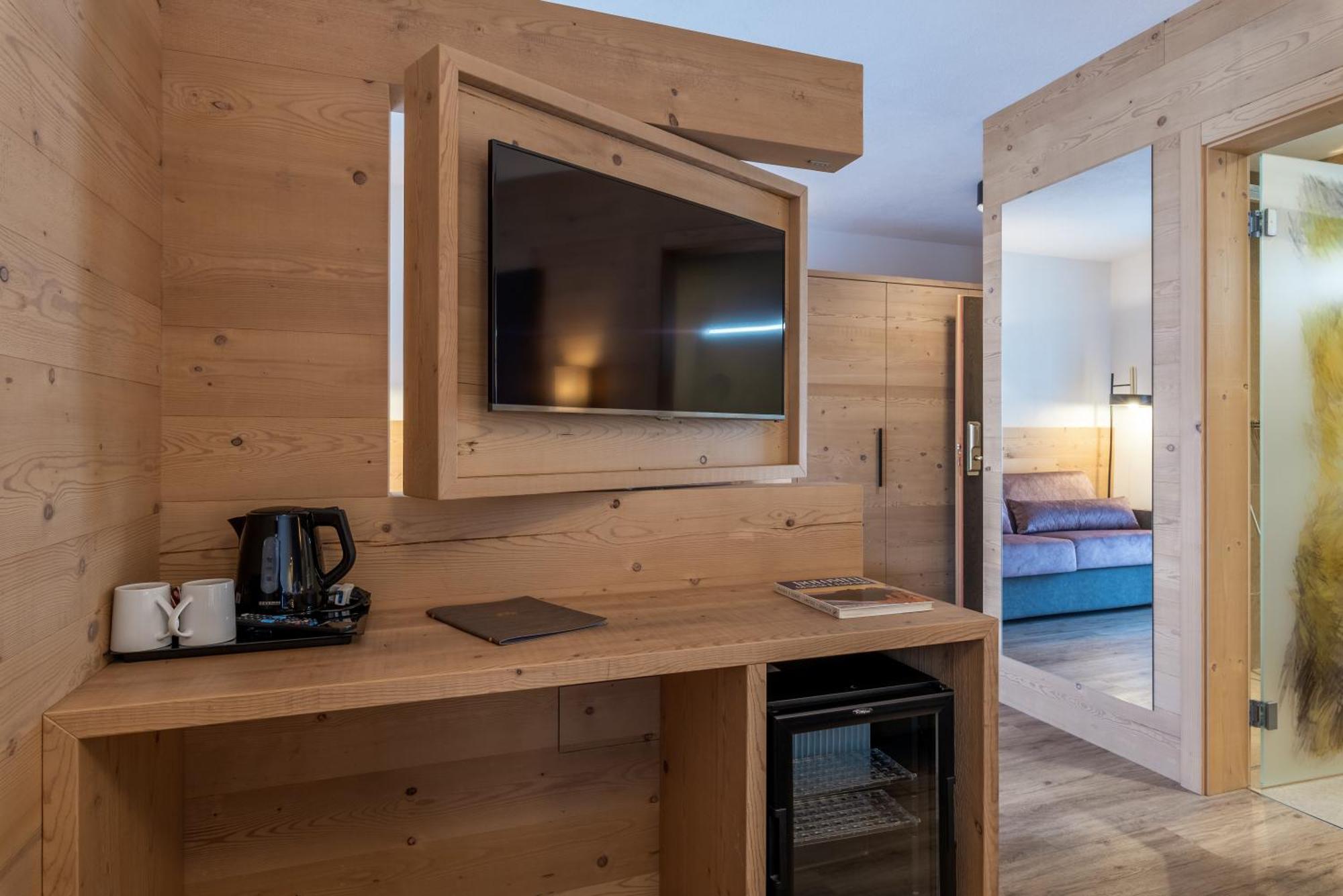 Hotel Meida ปอซซาดิฟัซซา ภายนอก รูปภาพ