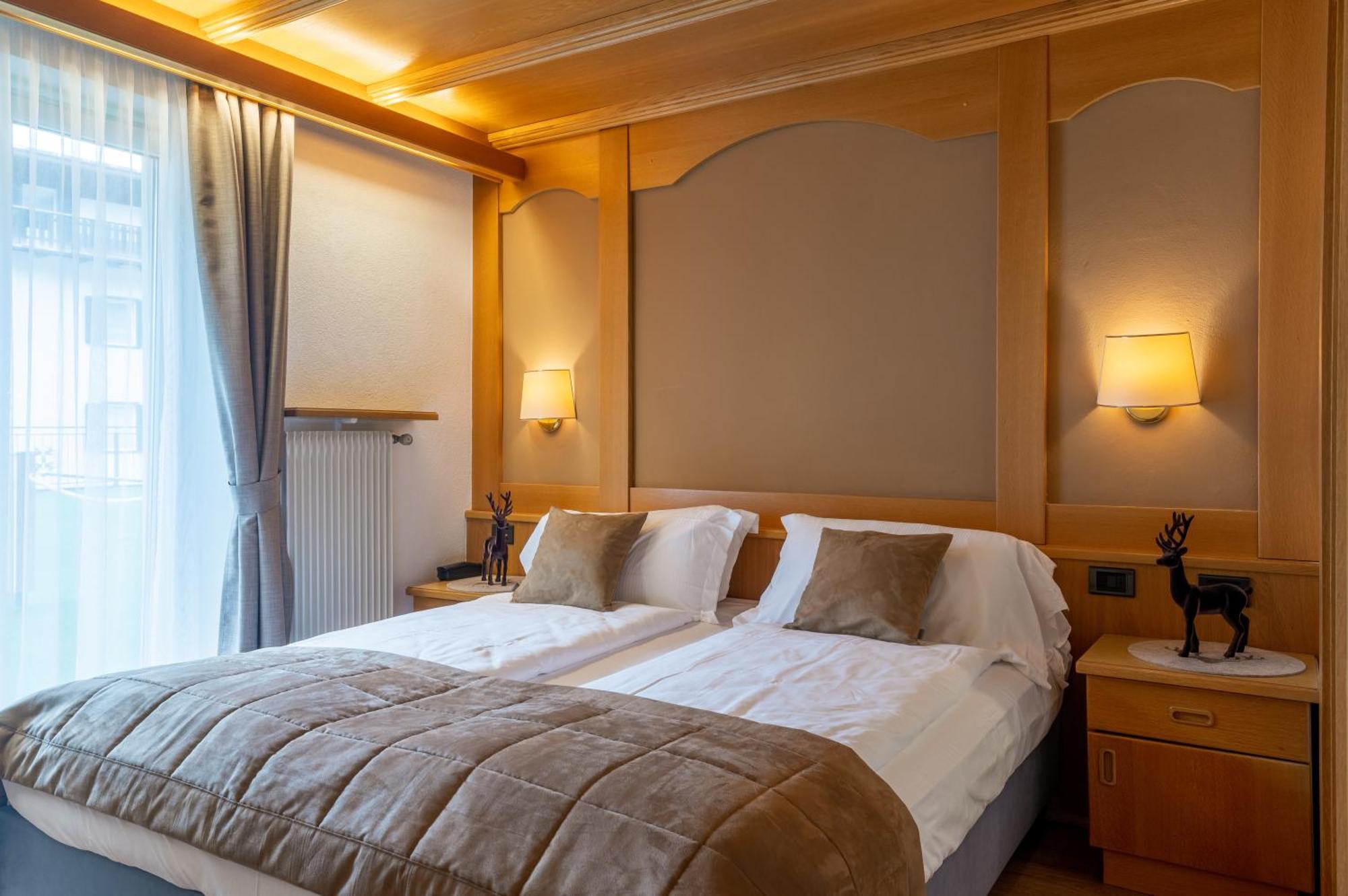 Hotel Meida ปอซซาดิฟัซซา ภายนอก รูปภาพ