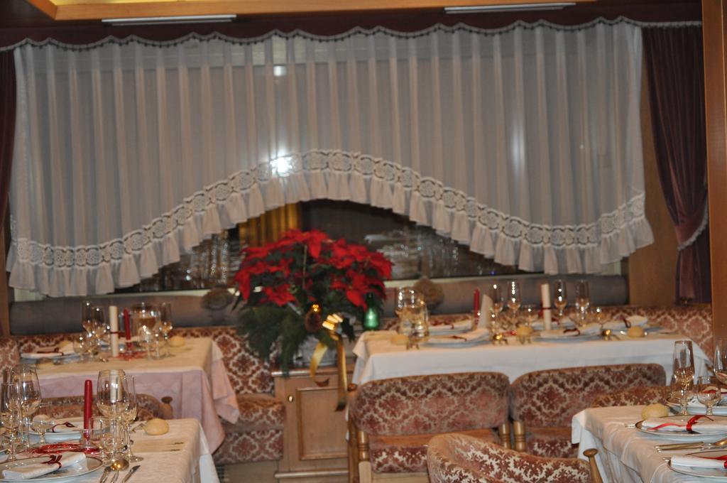 Hotel Meida ปอซซาดิฟัซซา ภายนอก รูปภาพ